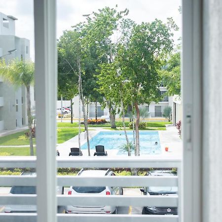 Depto 2 Rec. con vista a la piscina en C. Privada Apartamento Playa del Carmen Exterior foto